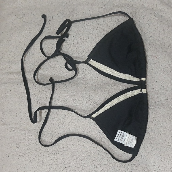 L Space black triangle bikini top size XS - Picture 2 of 6